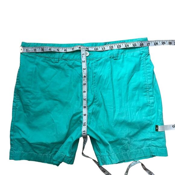 Vineyard Vines Club Short Size 34 - Picture 3 of 8